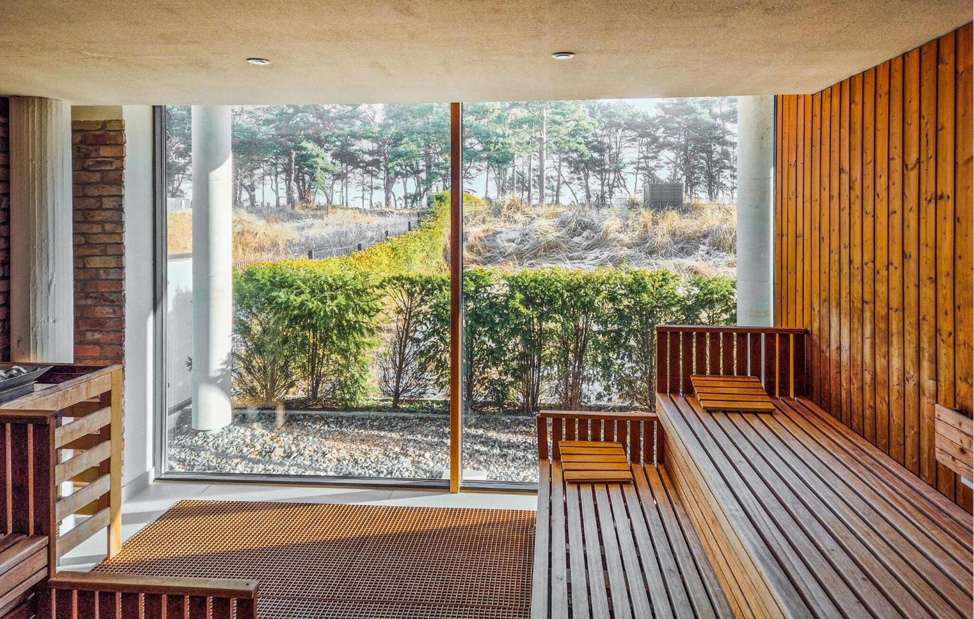 Sky Suite Eden Binz Eksteriør bilde